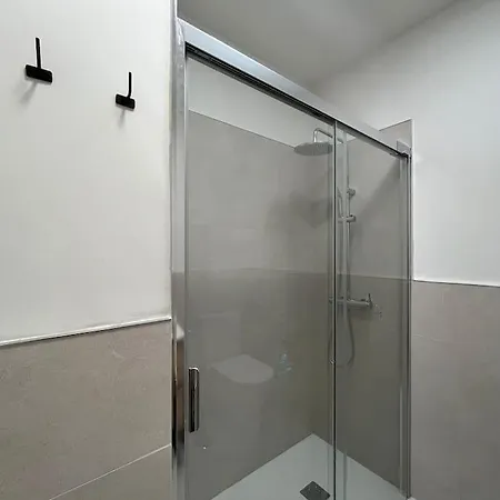 شقة Beach, Shopping A Few Meters Away *