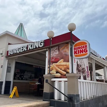 Beach, Shopping A Few Meters Away شقة *